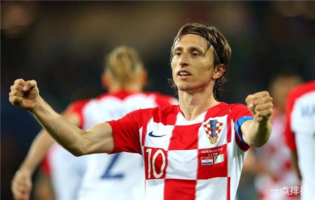 青训球员首次亮相即破门入账（青训小将首秀便收获进球）