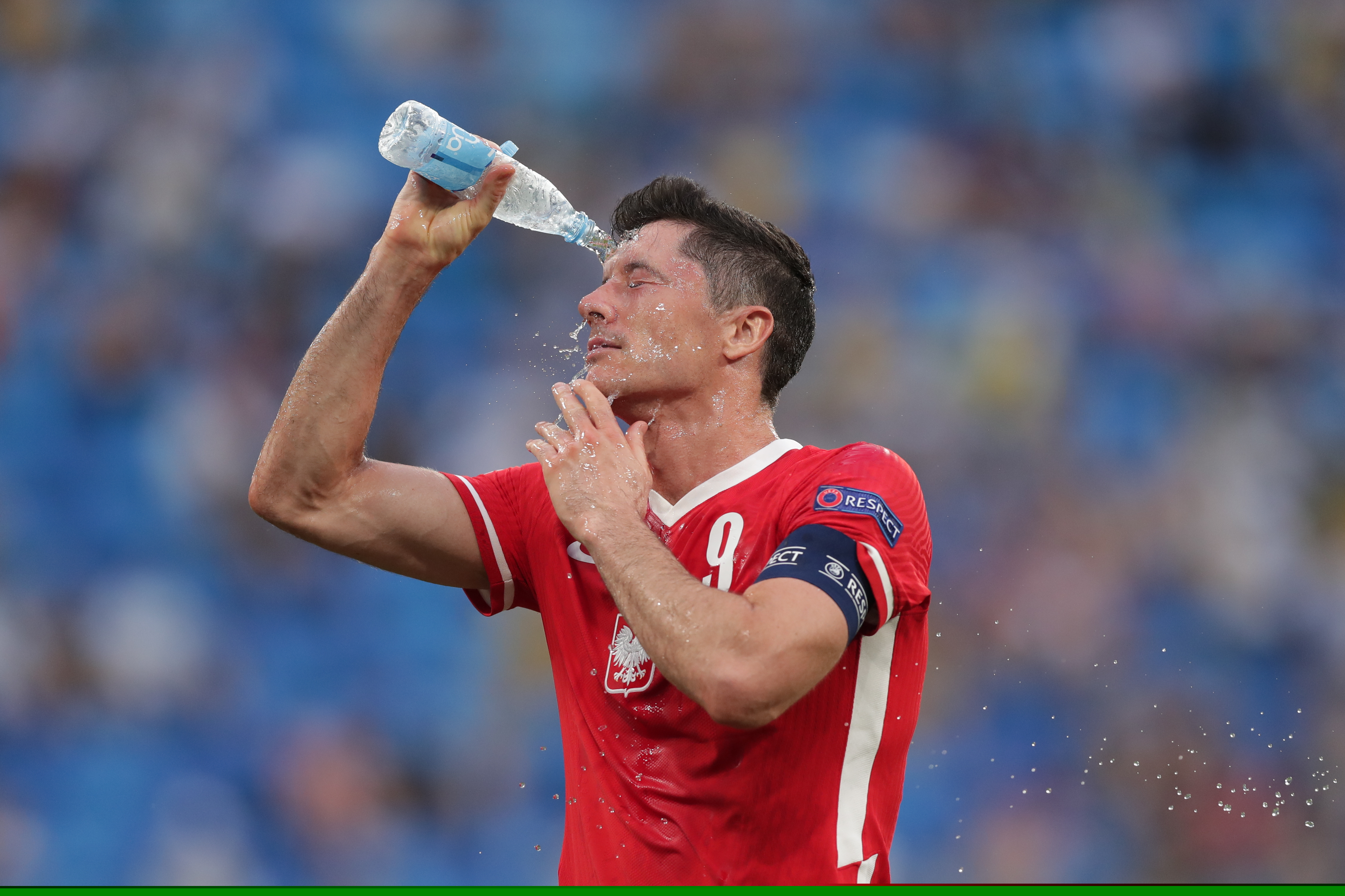 比塞克社媒回应转会传闻：让他们去说他们想说的（比塞克社媒发声回应转会传闻：随他们去说）