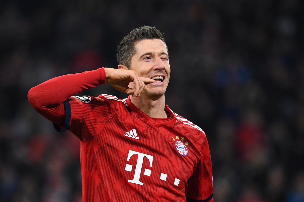 五人制足球速度与配合技巧解析（五人制足球：速度与团队配合的实战要点）