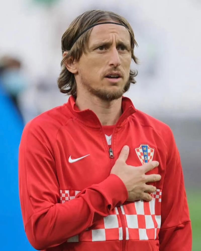 瓜帅：梅西、莱万和哈兰德都是进球机器，很荣幸执教过他们（瓜帅：梅西、莱万、哈兰德皆为高产射手，能执教他们我倍感荣幸）