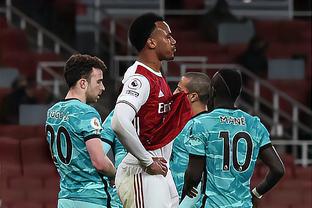 天空体育：齐尔克泽希望留在曼联，红魔也没有积极出售他（天空体育：齐尔克泽愿留曼联，红魔暂无出售意愿）