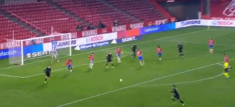 媒体人：成都蓉城一年三换董事长，新一任在走流程了（媒体人称成都蓉城一年内第三次更换董事长，新任正履行手续）