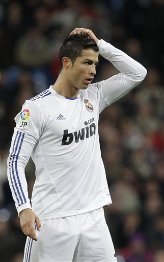 中超第30轮跑动距离榜：钟晋宝13356米居首，周定洋第二（中超第30轮跑动距离排名：钟晋宝以13356米登顶，周定洋位列第二）